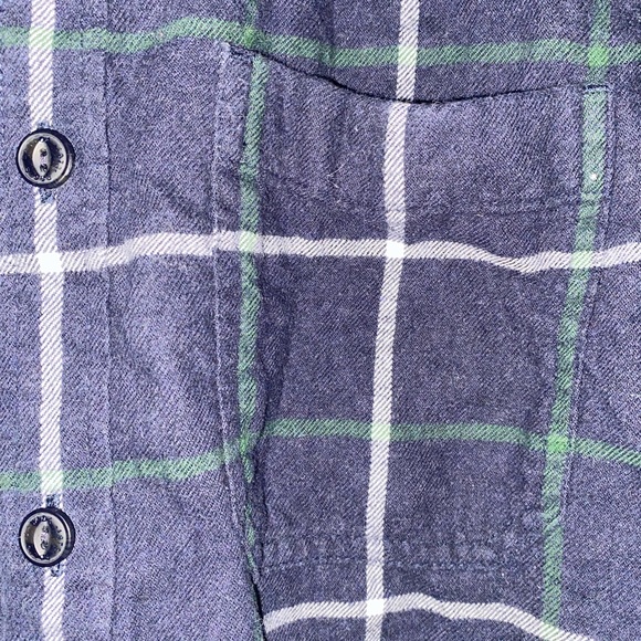 💵 SOLD 💵 Roots Plaid Flannel Button Shirt ! - Picture 6 of 7